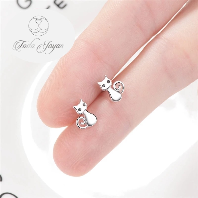 Aros de gatitos plateados tipo pasador | 8 × 8 mm