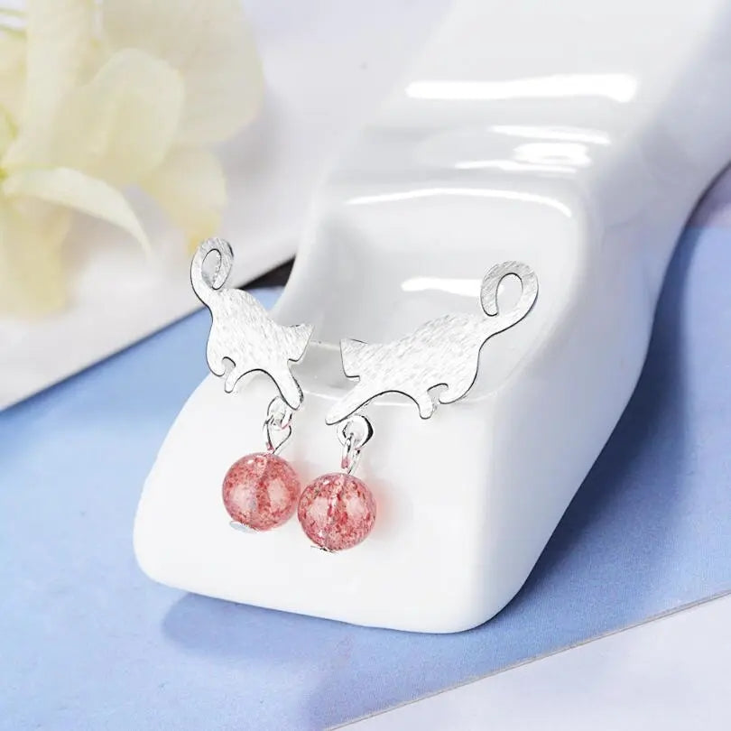 Aros de gatito juguetón con bolita rosada | 12 × 8 mm